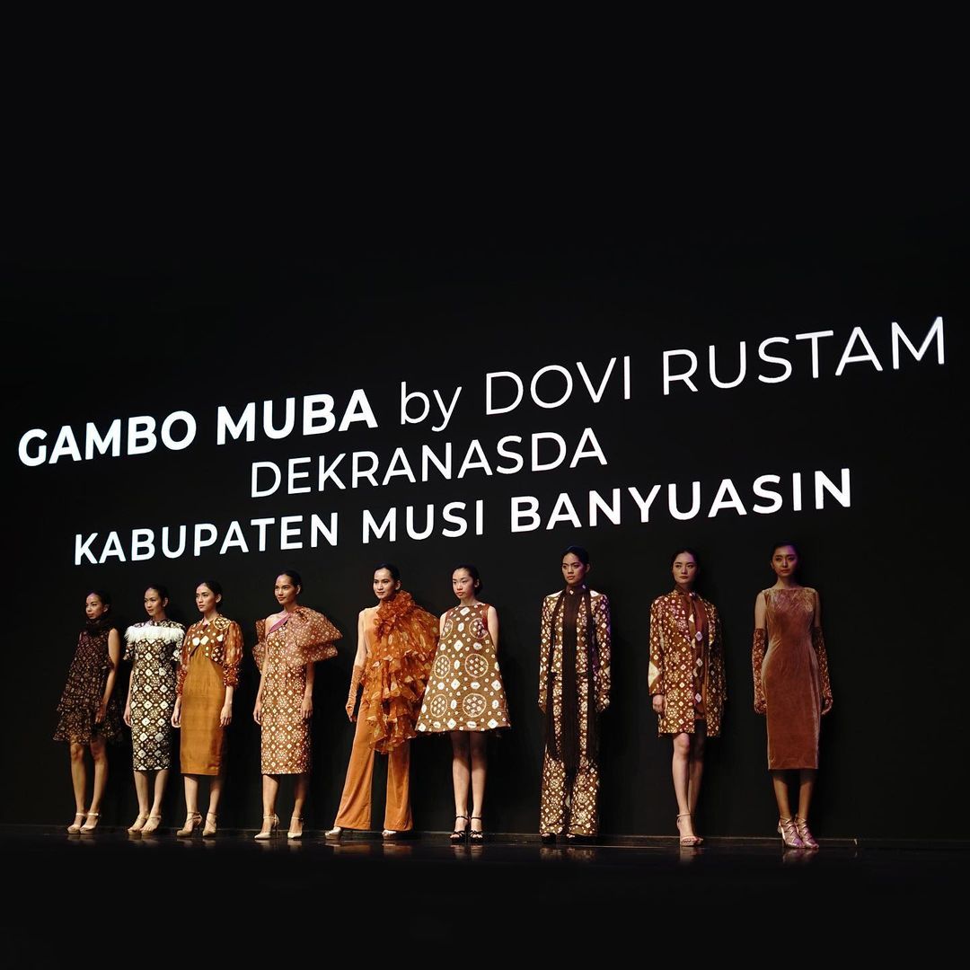 Gambo Muba di Indonesia Fashion Week 2019. / sumber foto: instagram @gambo_muba