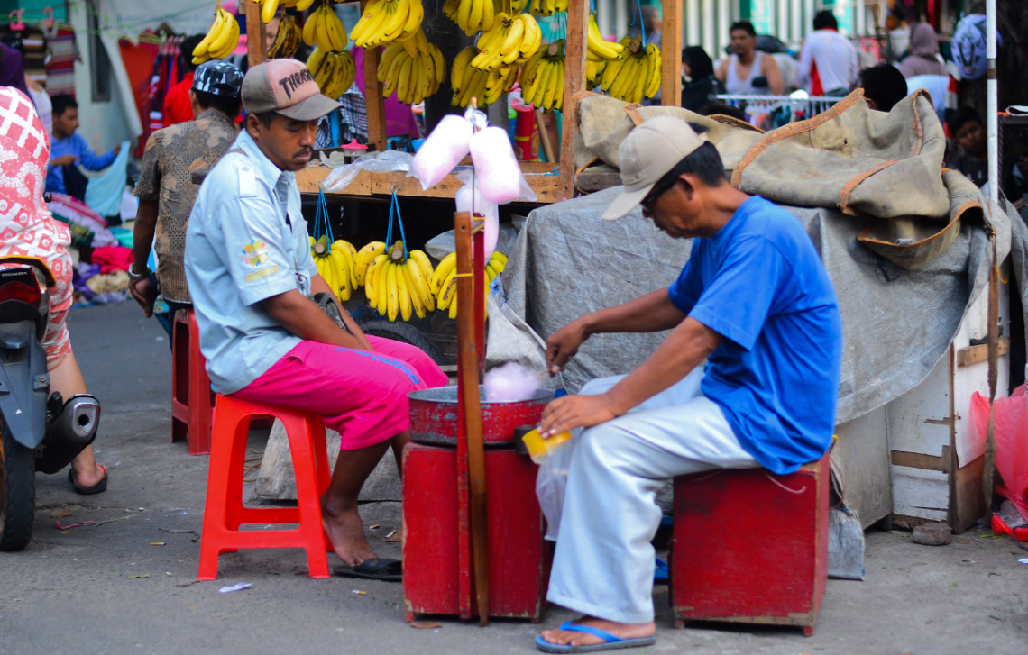Penjual rambut nenek | Wikimedia Commons/Mjnspt
