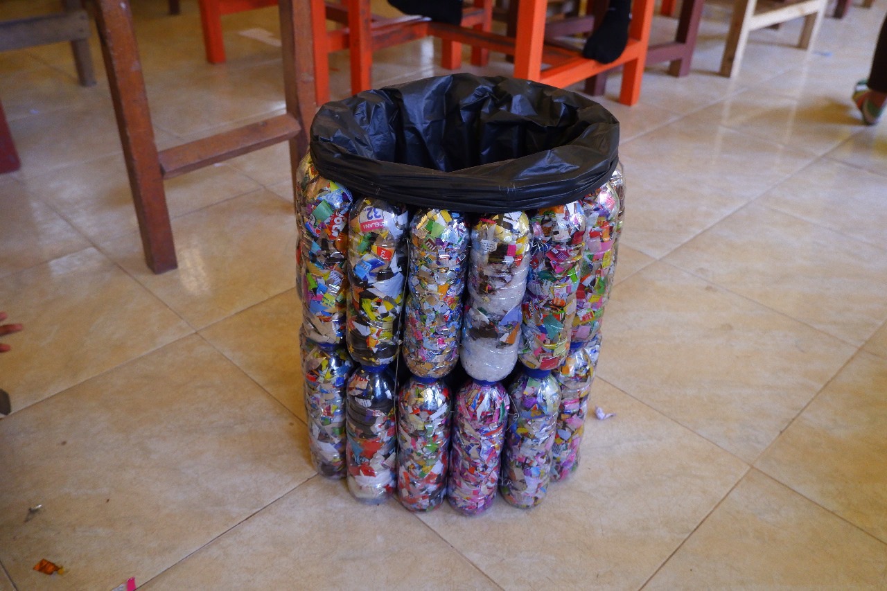 Produk Ecobrick Menjadi Tempat Sampah 