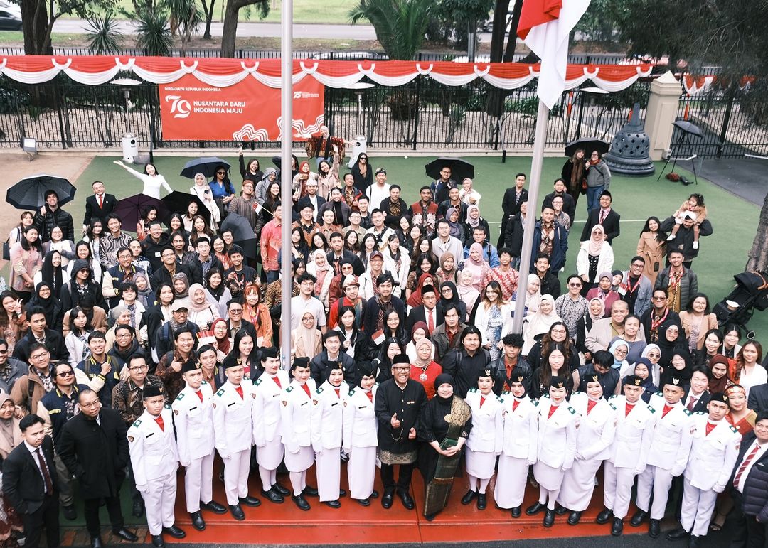 Foto bersama usai upacara kemerdekaan RI ke-79 di KJRI Melbourne. ©Dokumentasi Pribadi