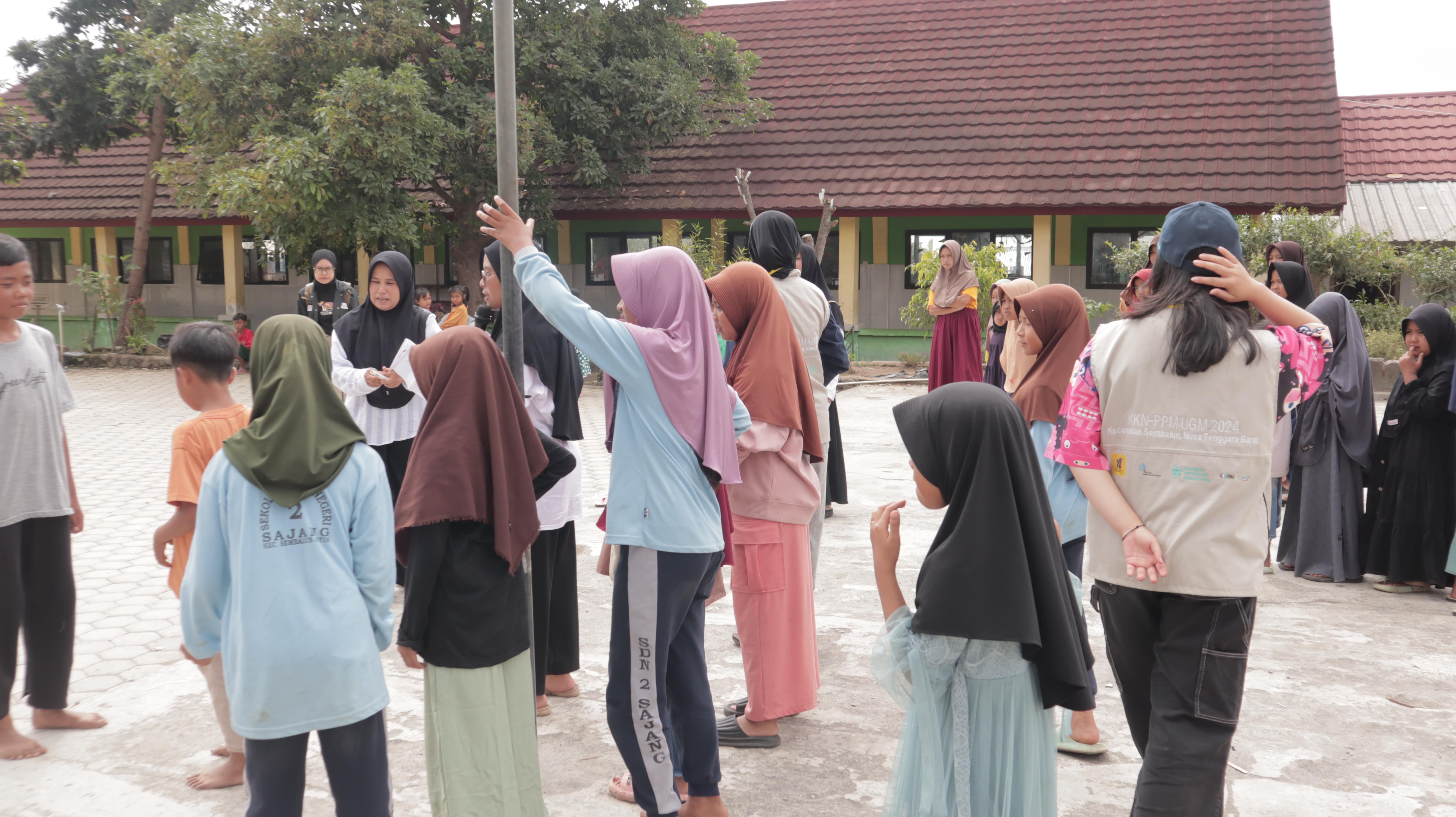  Suasana anak-anak SD | Sumber foto: Ghanniy Adiyatma 