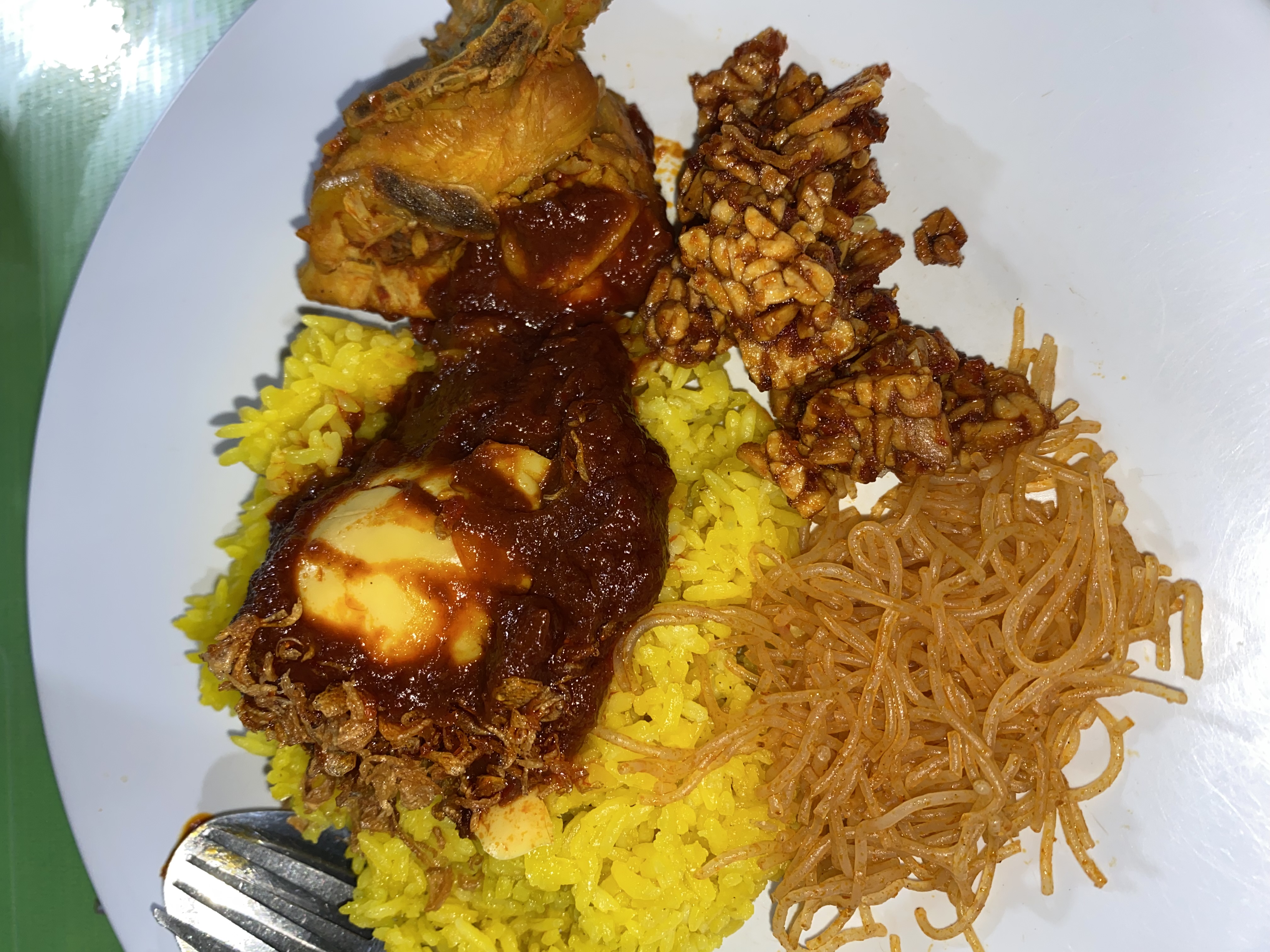 Nasi Kuning Kalimantan | Sumber: dokumentasi pribadi