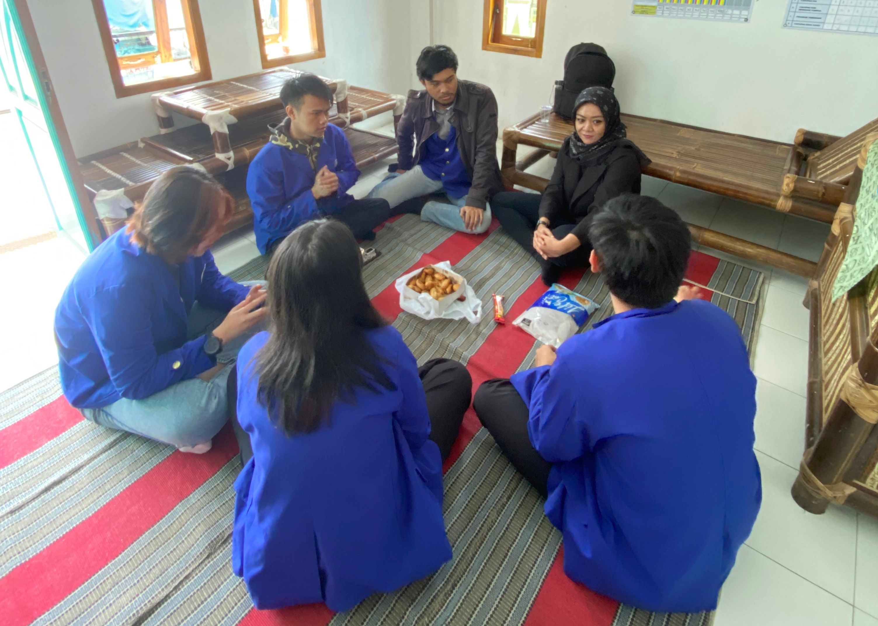 Mahasiswa Gen Z Berkomunikasi dengan Dosen Pembimbing (Sumber: Dokumen Pribadi)