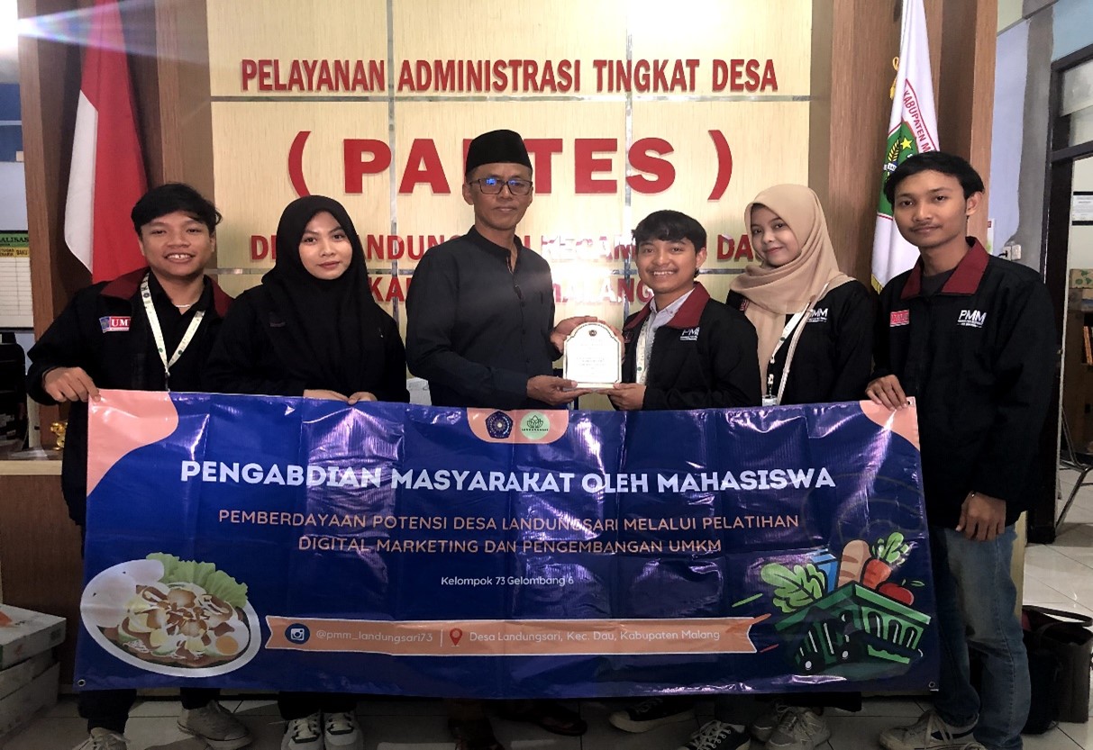 Dokumentasi acara Bi-Weekly 3 AFL Summer Peak 2024 AIESEC in Surabaya; tim AFL dan sebagian peserta.