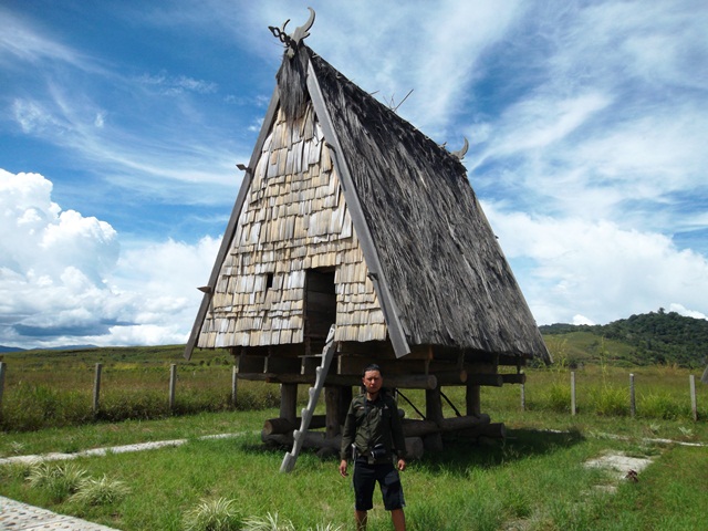rumah adat tambi | sumber : website kemendikbud
