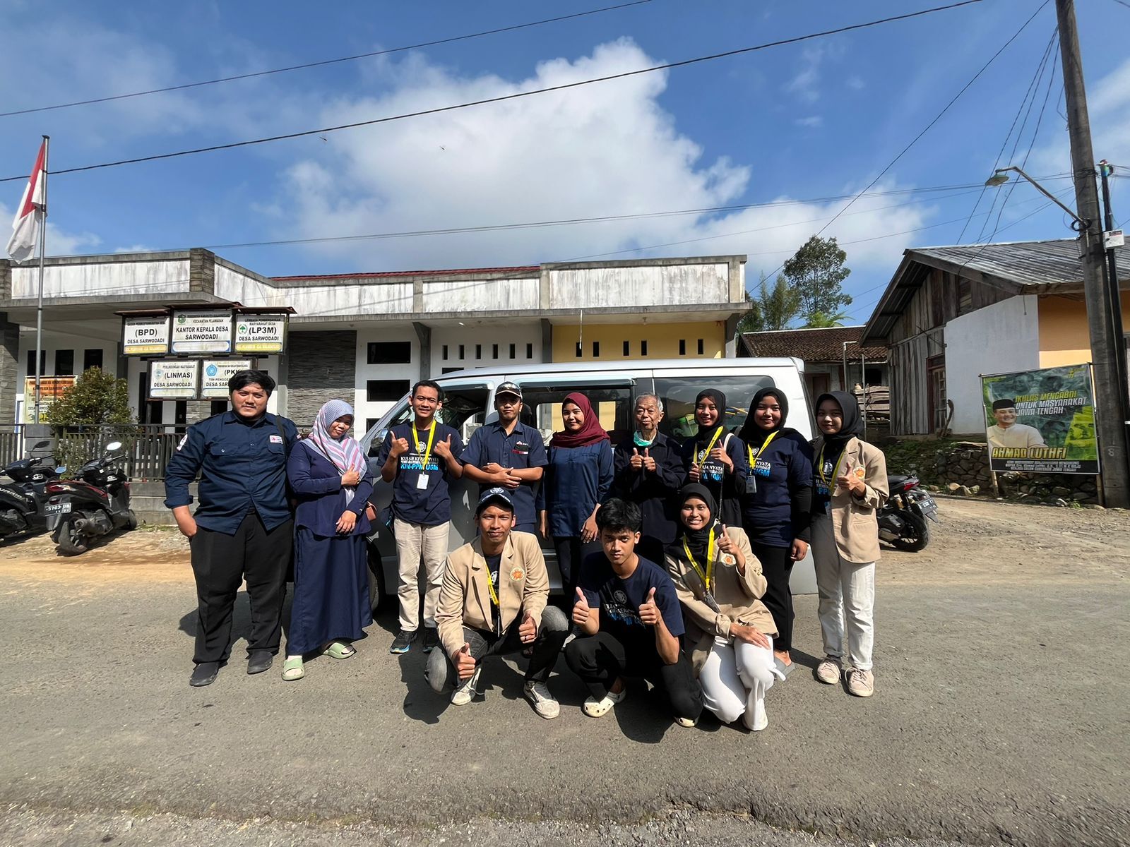 Tim KKN-PPM UGM Pijar Pejawaran bersama PMI Banjarnegara | © Noor Faa'izah