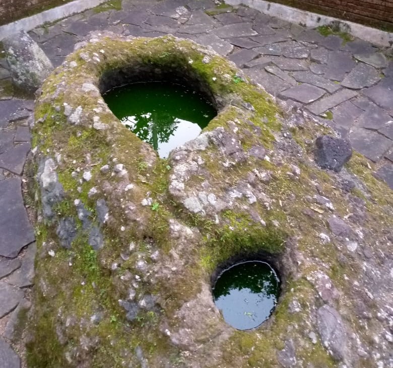 Watu Duplak atau Sumur Batu yang merupakan salah satu icon dari Dukuh Duplak