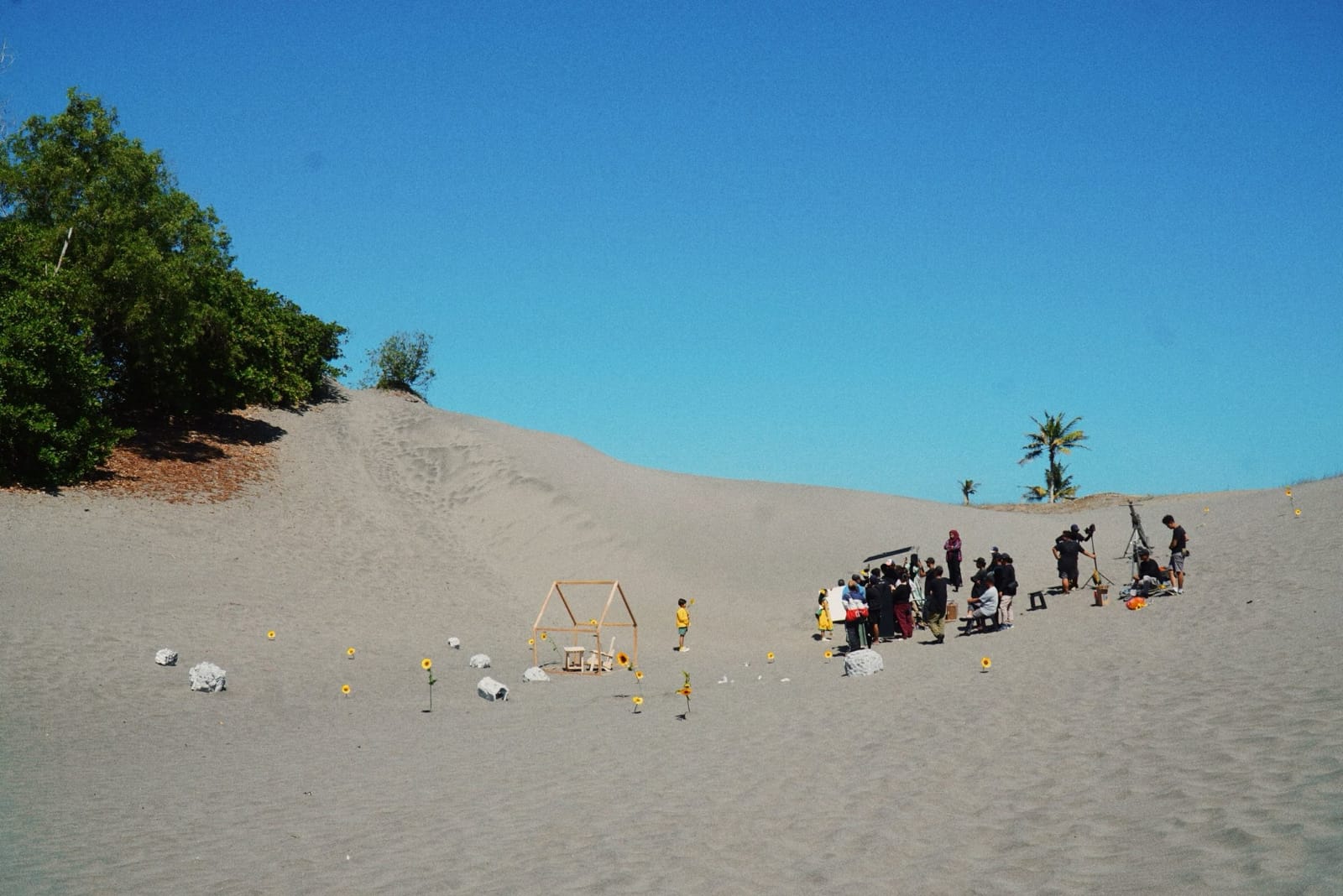 Behind The Scene Gala Bunga Matahari di Gumuk Pasir Parangkusumi