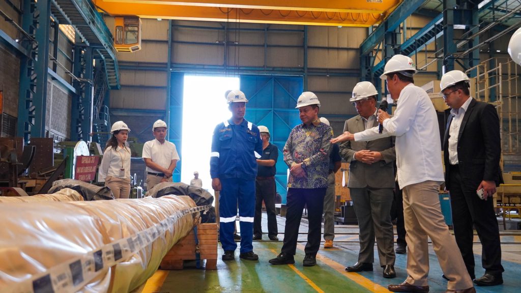Tinjauan lapangan di Divisi Kapal Niaga Sumber | PT PAL Indonesia
