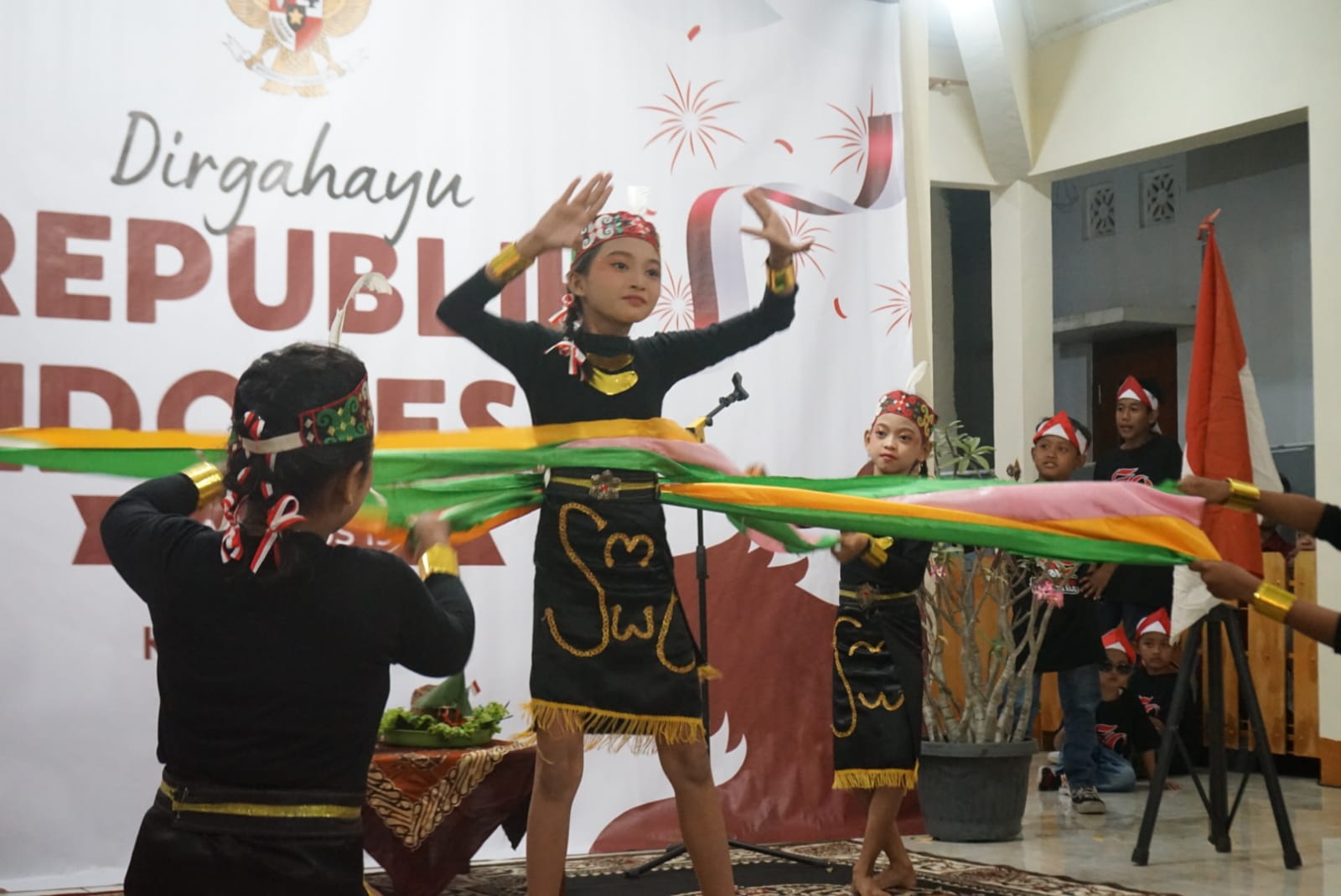 Tari kreasi dari anak-anak Kasihan RT 01 I Sumber gambar: Dokumentasi pribadi