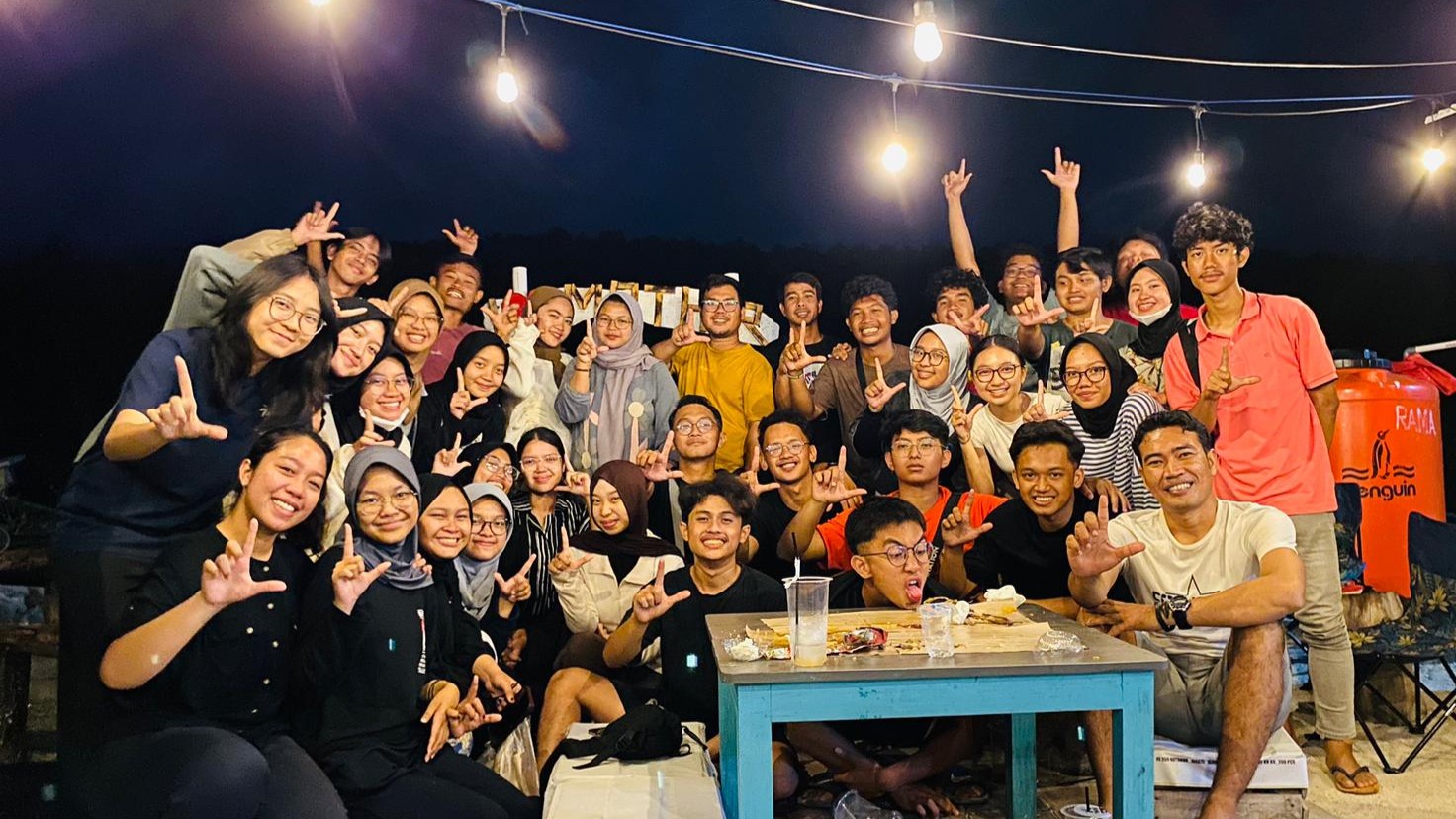 Tim KKN Merayu Kelapa bersama Karang Taruna Pulau Harapan