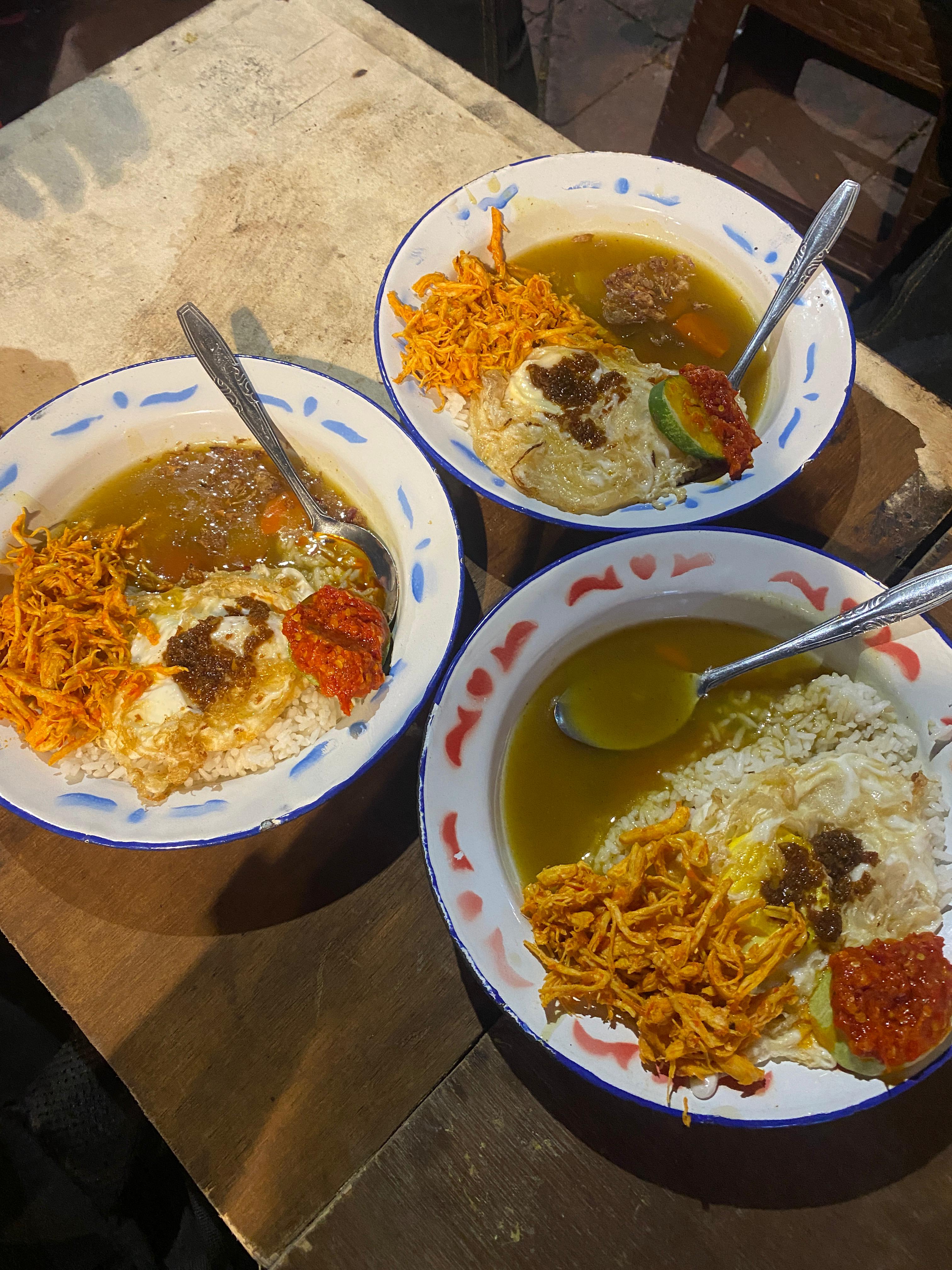 Ilustrasi Nasi Telor Bumbu Racing
