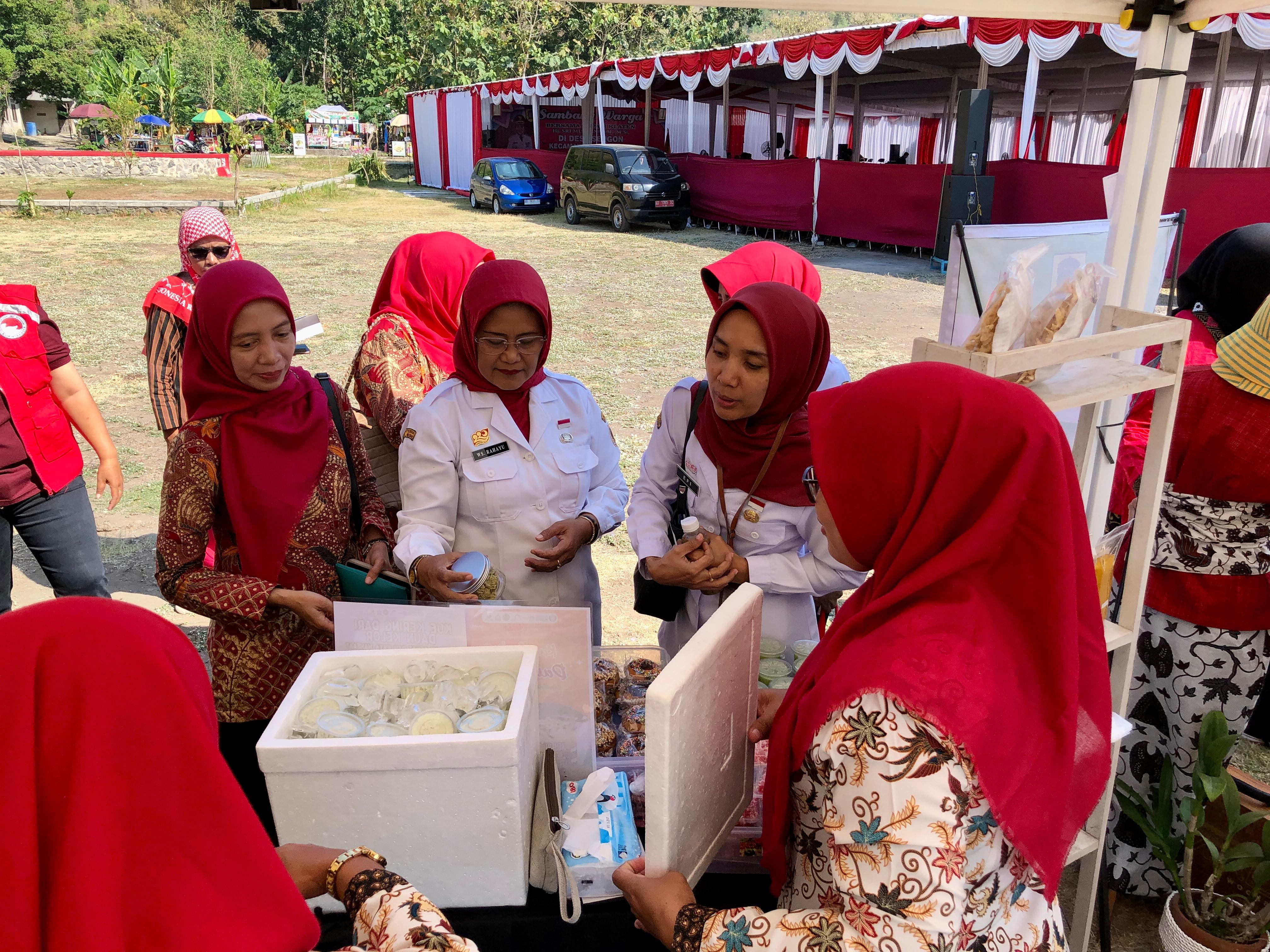 Pengunjung Stand, Foto : Syahdina Nur Cahyana Fajrin