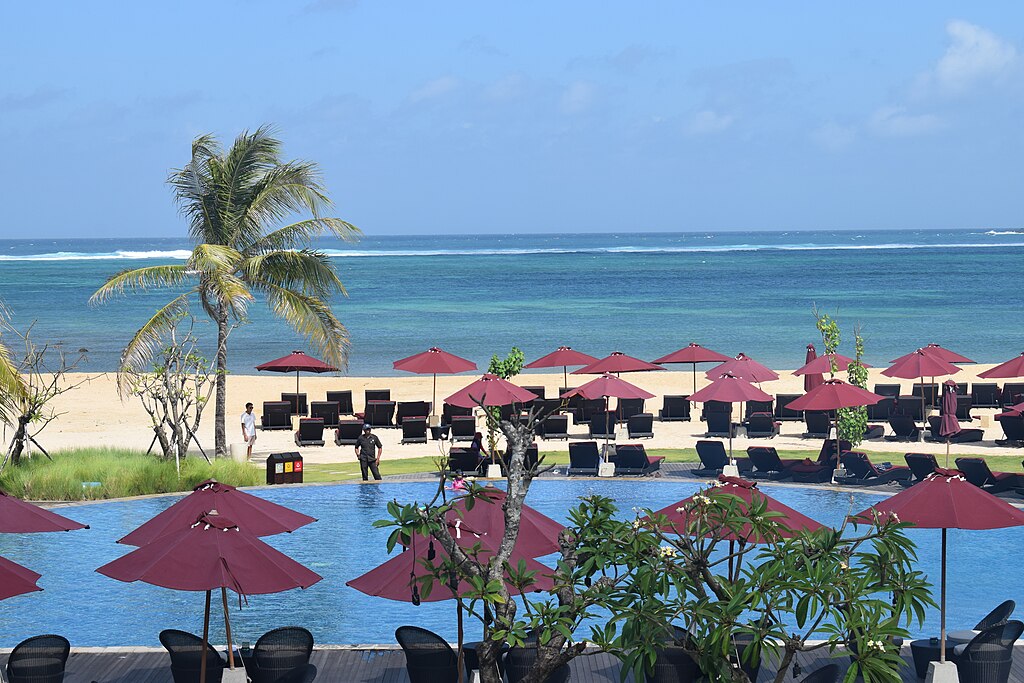 Pemandangan Pantai Mandalika | Jeromi Mikhael via Wikimedia Commons