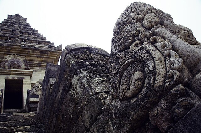 Tampak Arsitektur Candi Jawi yang Menawan