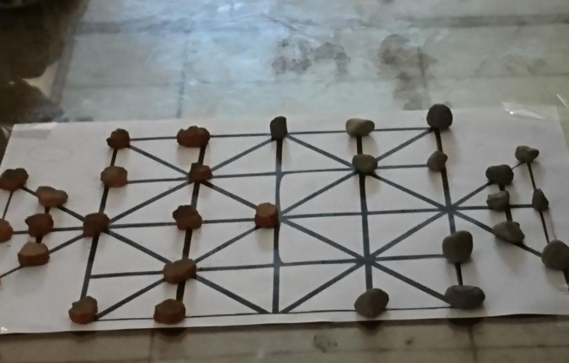 Papan permainan tradisional dham-dhaman | poncosari.bantulkab.go.id