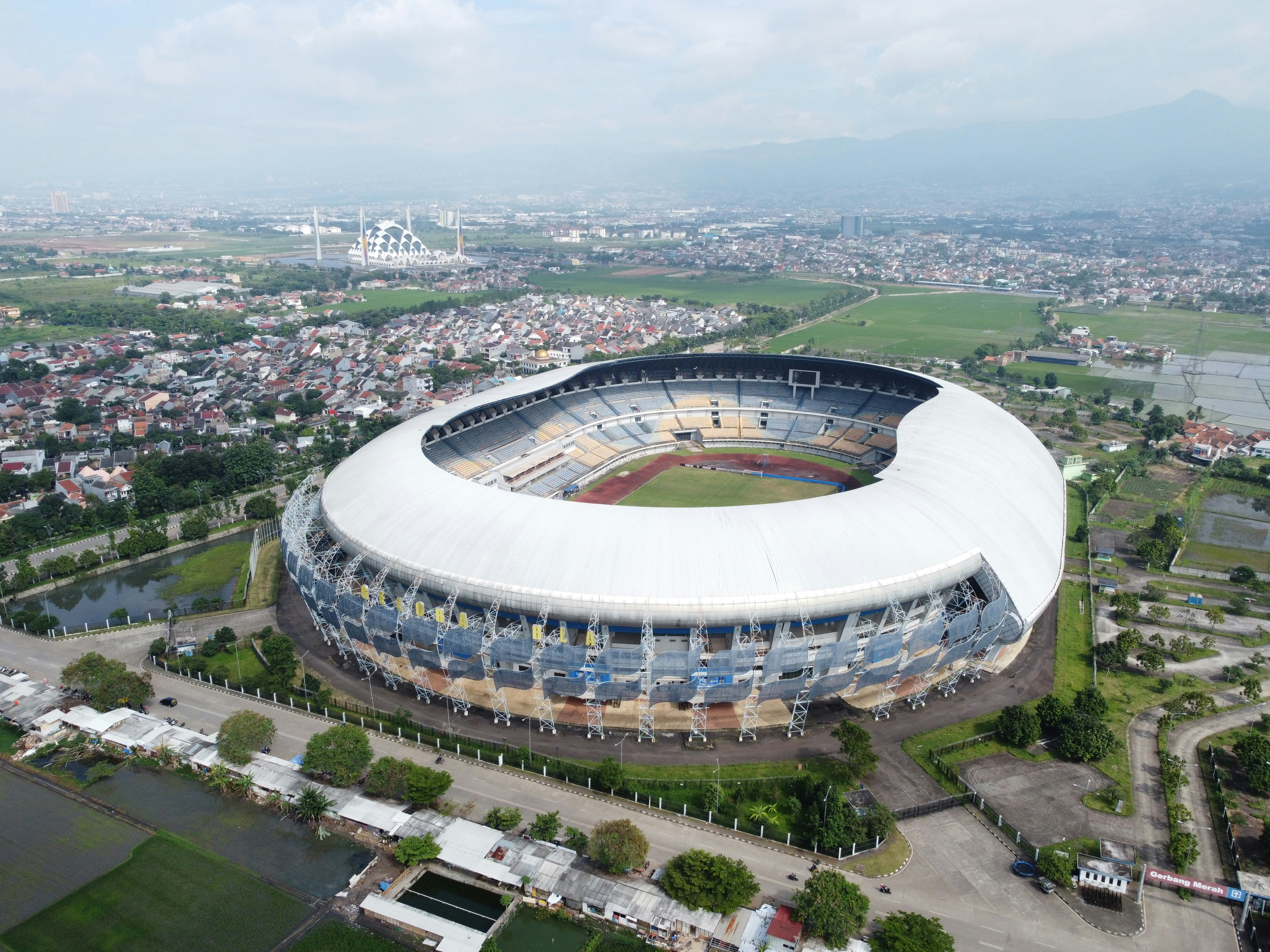 Stadion GBLA (Gelora Bandung Lautan Api)