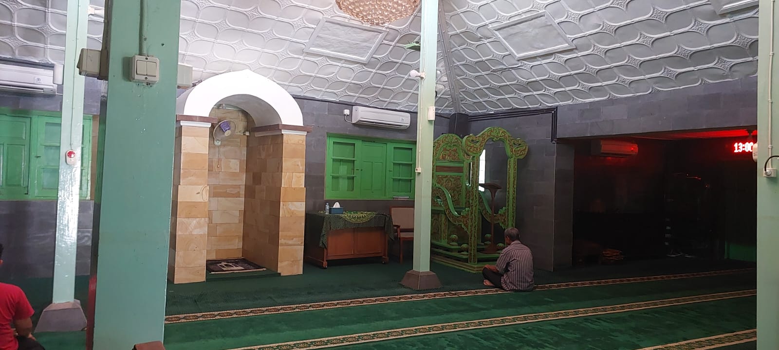 Area Sholat Masjid Laweyan. Dokumen Pribadi/Hana Anisa