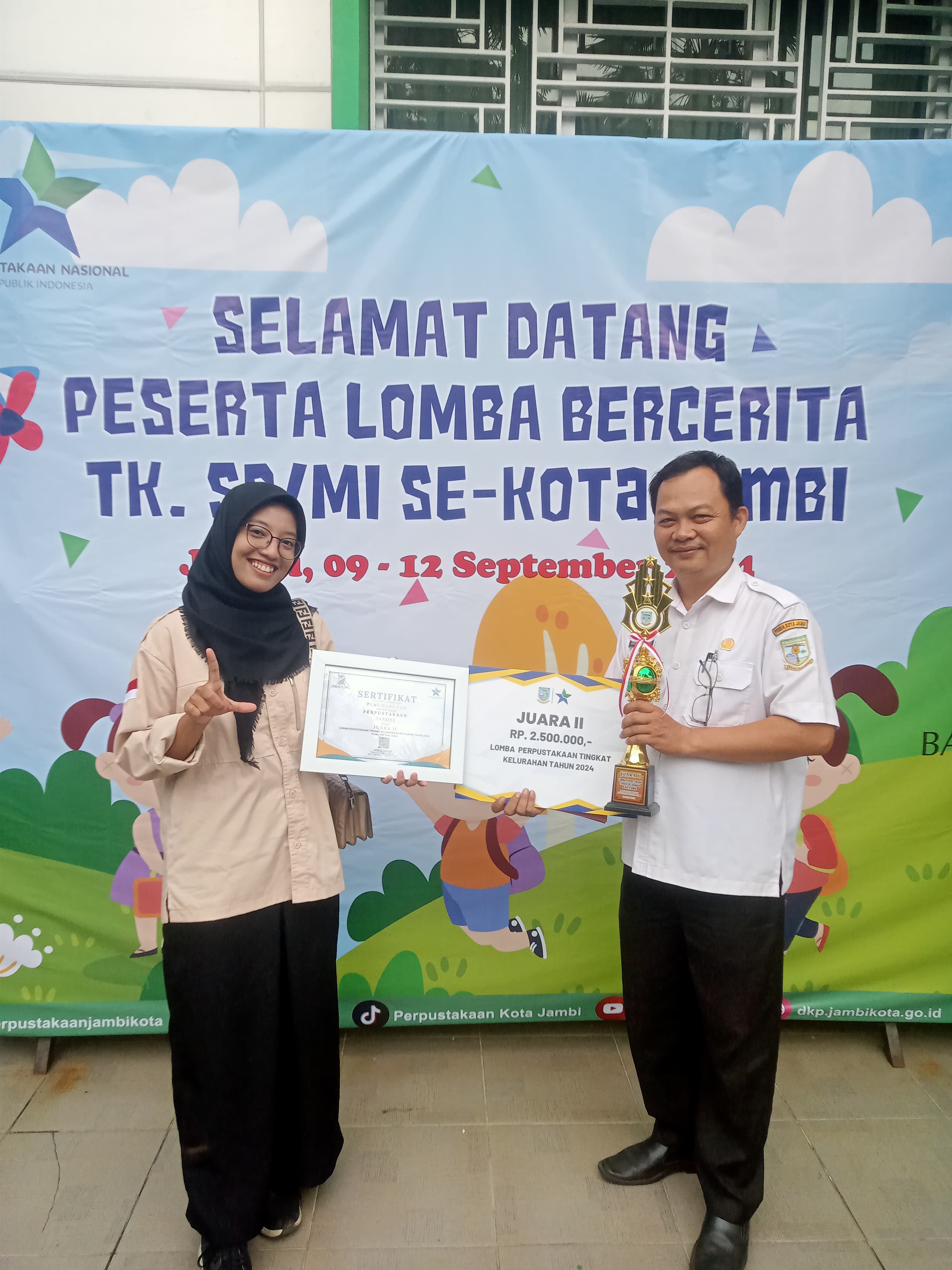 Dokumentasi Pribadi - Rumah Baca Jakose bersama Lurah Arab Melayu