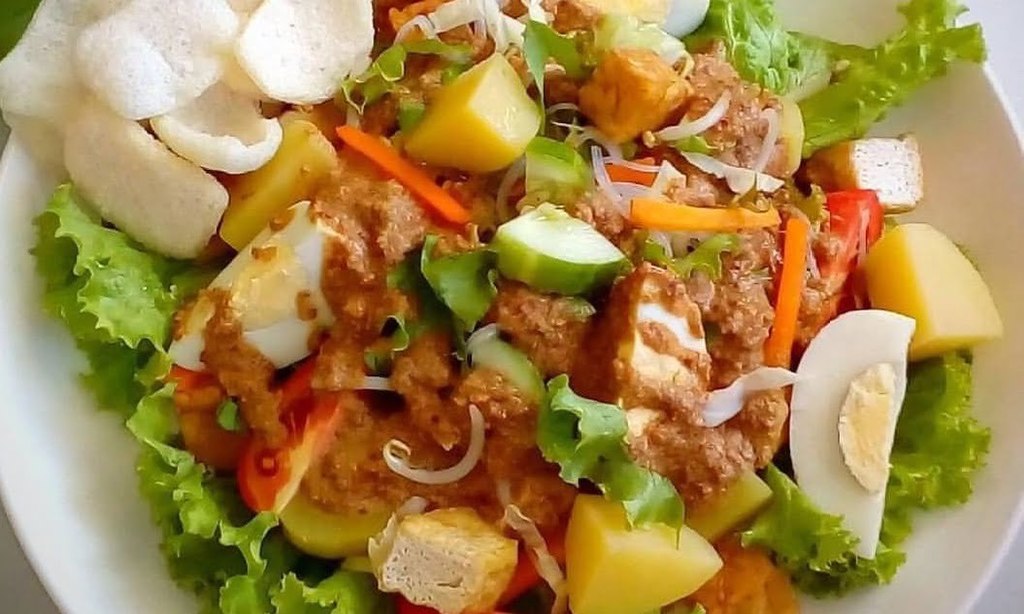 Gado-gado © Piknikdong, via Wikimedia Commons
