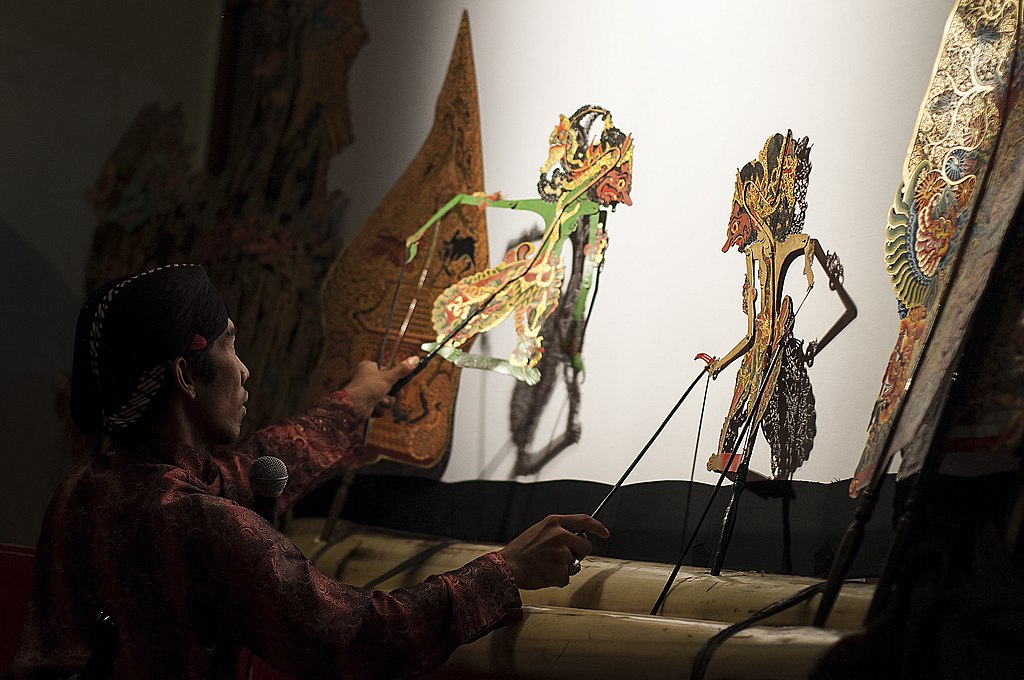 Wayang Kulit © PL 05 SIGIT, via Wikimedia Commons