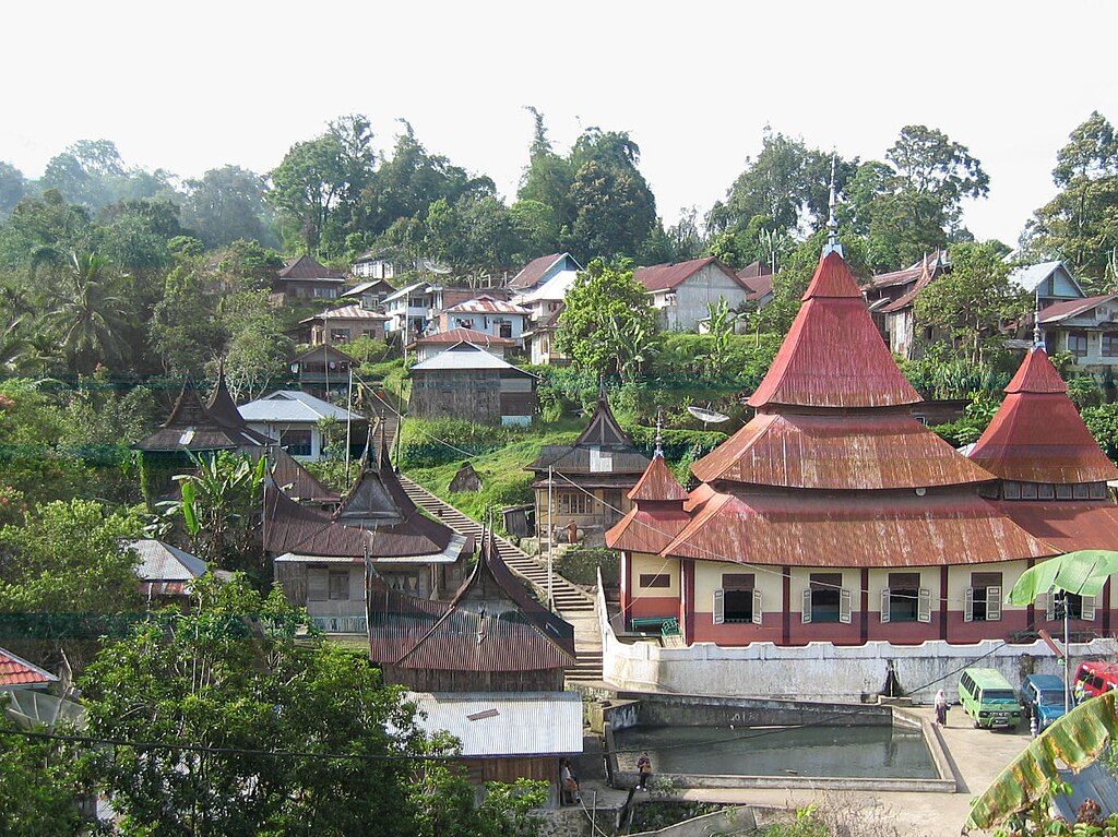 Desa Pariangan © MichaelJLowe, via Wikimedia Commons