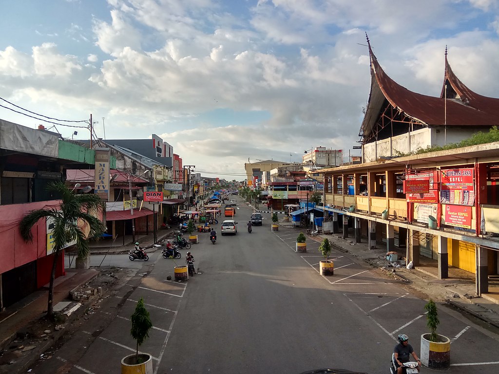 Pasar Raya Padang (Wikimedia Commons/Rhmtdns)