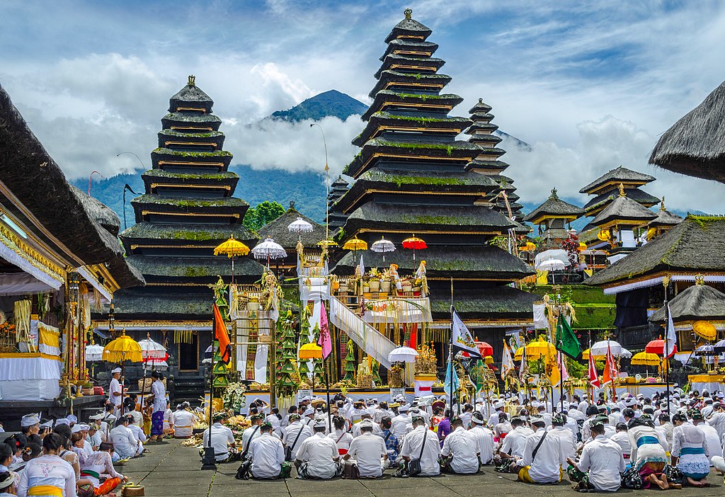Pura Besakih (Wikimedia Commons/Paco Pater)
