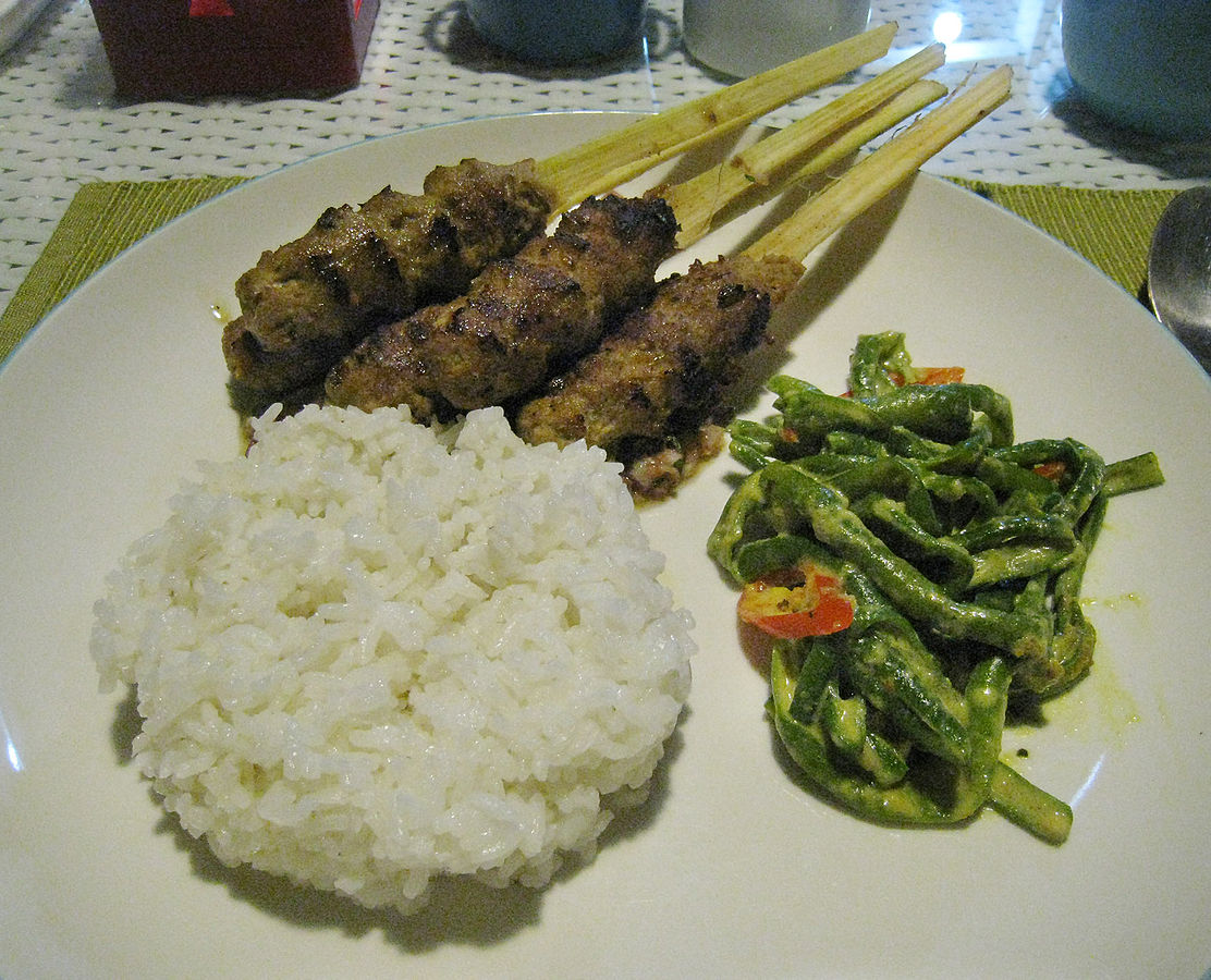 Hidangan Sate Lilit