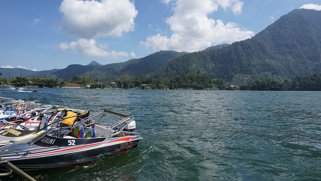 Wisata di Magetan_Telaga Sarangan 