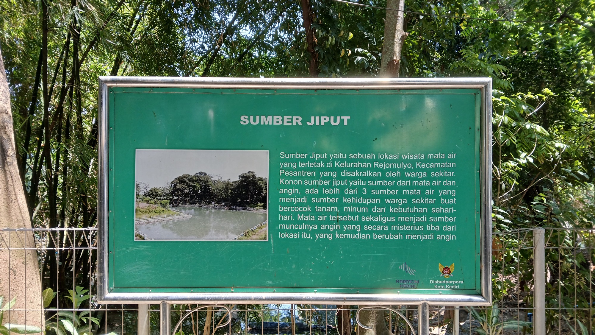 Papan penjelasan Sumber Jiput