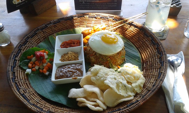 Nasi Goreng Bali dengan Sate Lilit