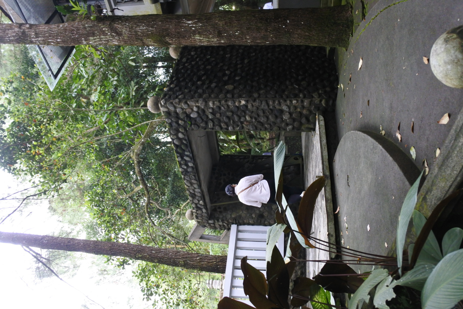 Suasana di luar Musem Ullen Sentalu | Tania Simatupang