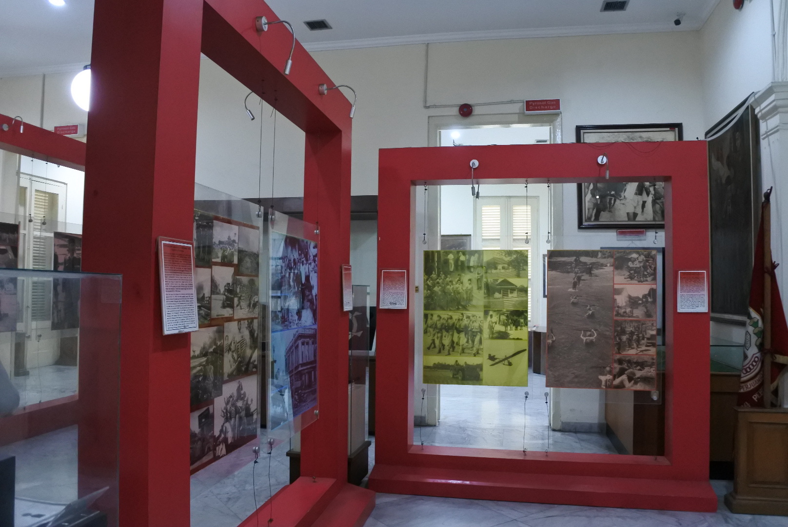 Suasana di Dalam Gedung Joang 45 | Tania Simatupang