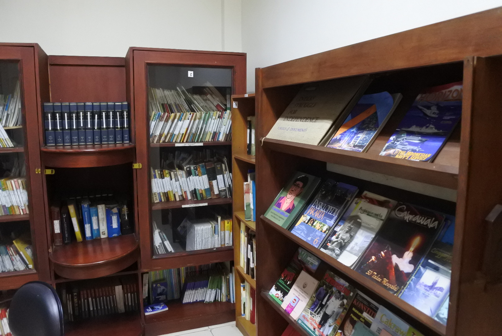 Perpustakaan Gedung Joang 45 | Tania Simatupang