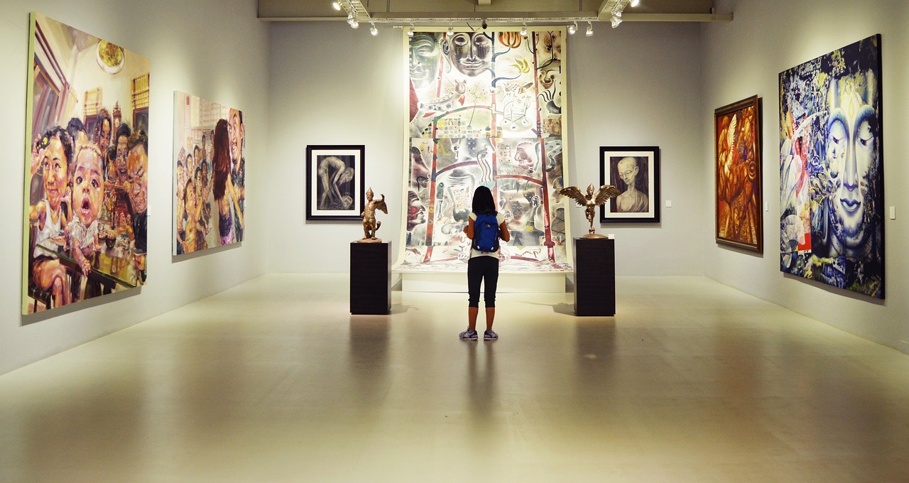 Ilustrasi Pameran Seni Menampilkan Karya yang Beragam | Sumber: Pixabay (StockSnap)