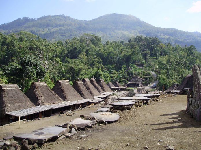 Desa Adat Bena Ngada, Wisata di Flores
