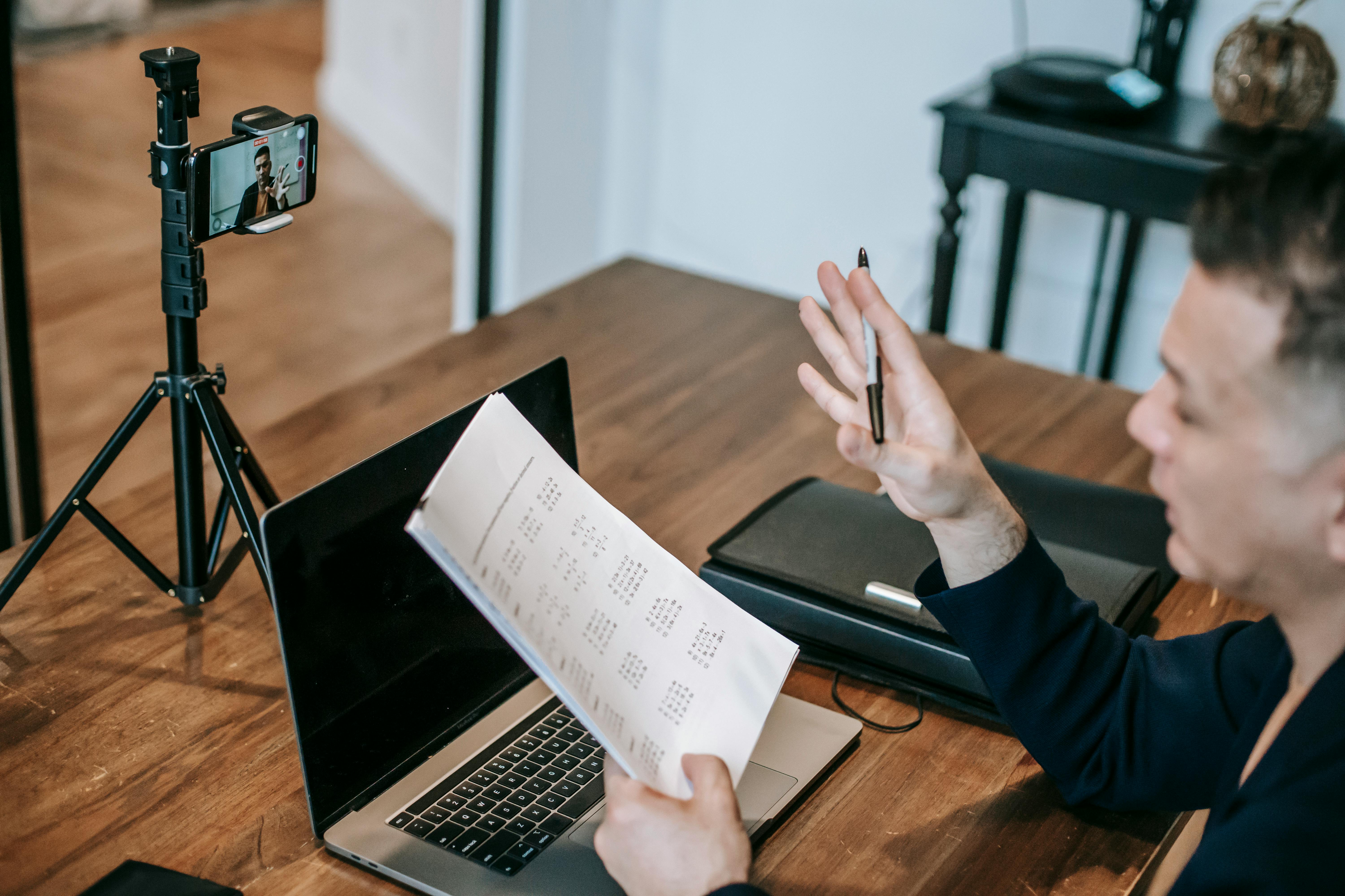 Tutor Online © Vanessa Garcia, via Pexels