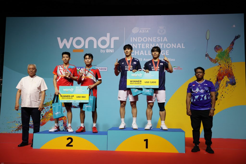 Podium Ganda Putra WONDR by BNI Indonesia International Challenge 2024 | pbsi.id