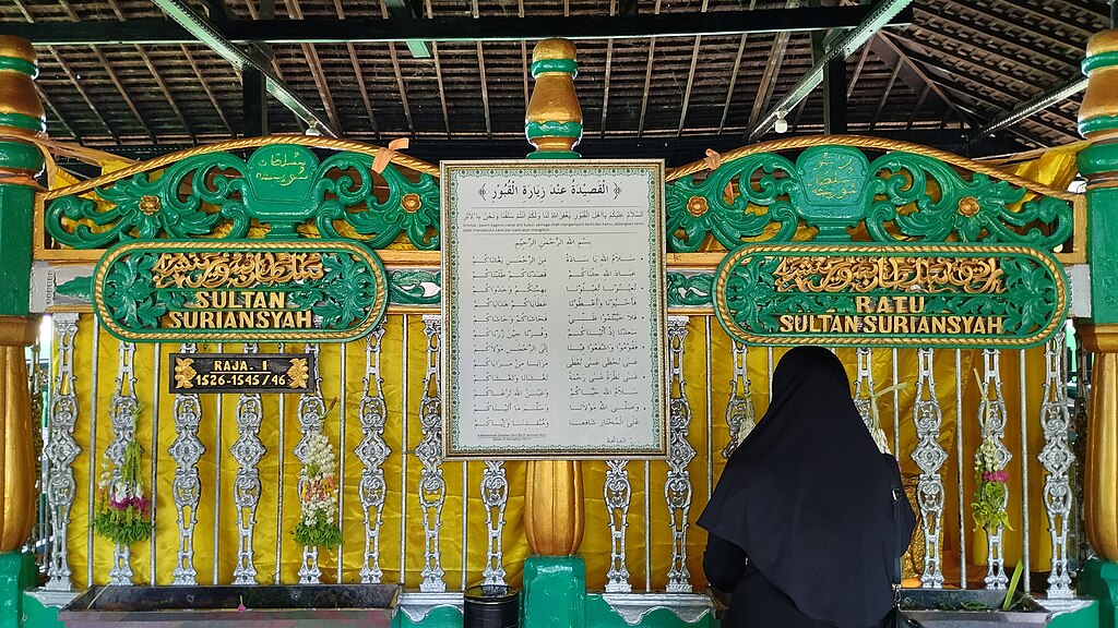 Makam Sultan dan Ratu Suriansyah | Sumber: Wikipedia (Tim WikiBarakat)