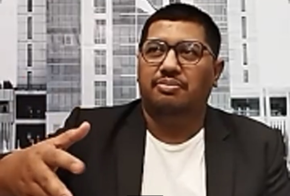 Pengamat Komunikasi Politik UNESA Gilang Gusti Aji