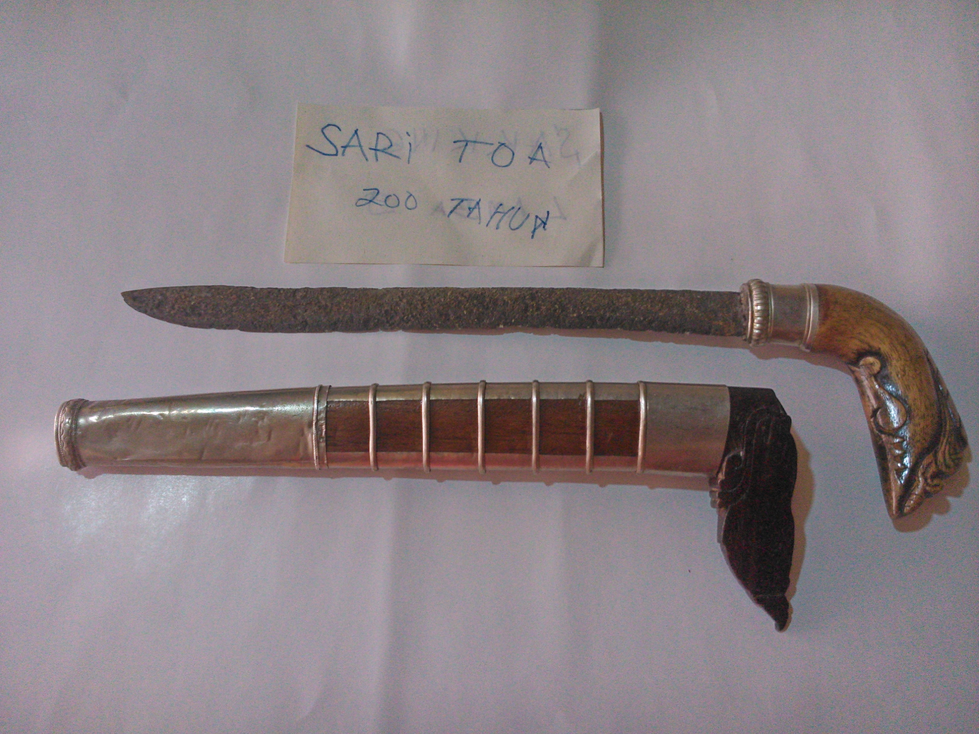 Badik | Sumber: Wikipedia (Rudyasho)