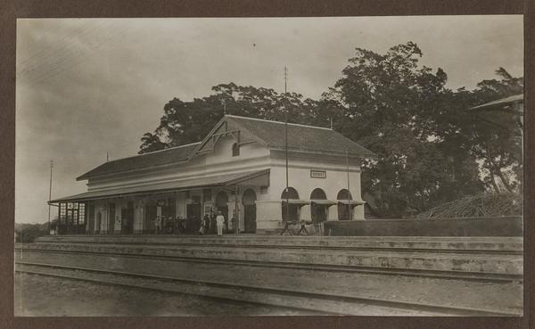 Stasiun Srowot 1921 | Wikimedia Commons: Universiteit Leiden
