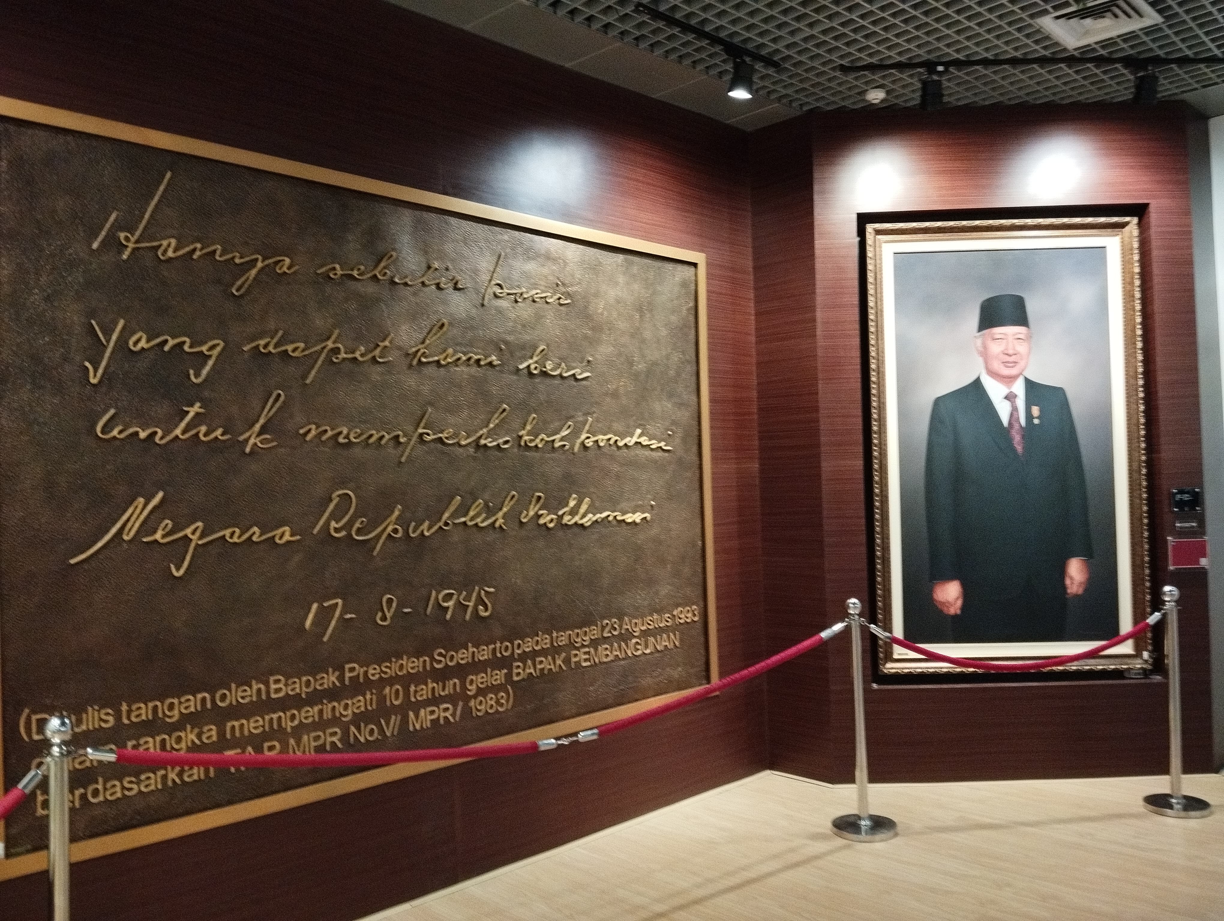 Foto-foto Presiden Soeharto (Sumber : Dokumen Pribadi)