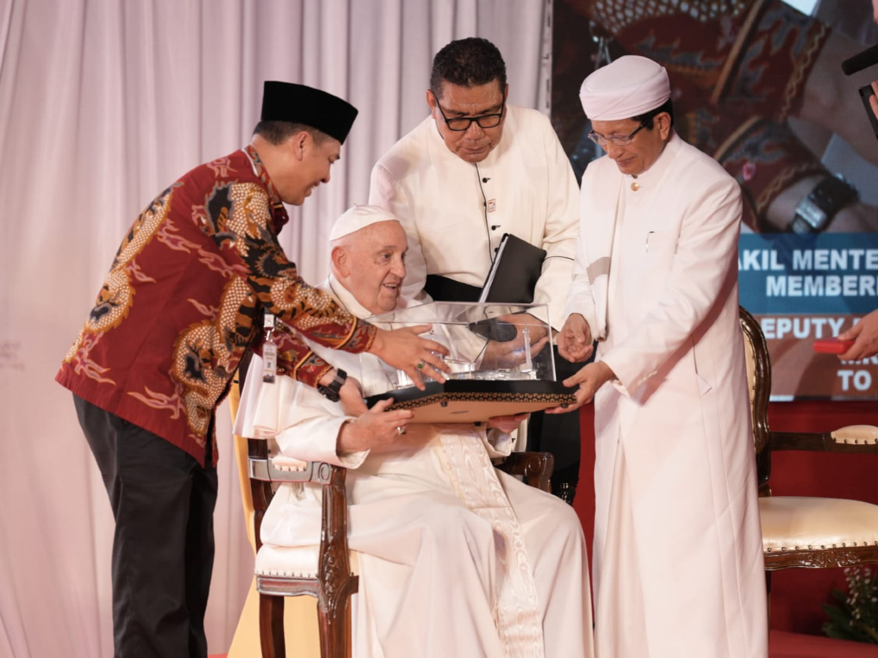Paus Fransiskus dan Imam Besar Masjid Istiqlal, Nasaruddin Umar | Kemenag RI