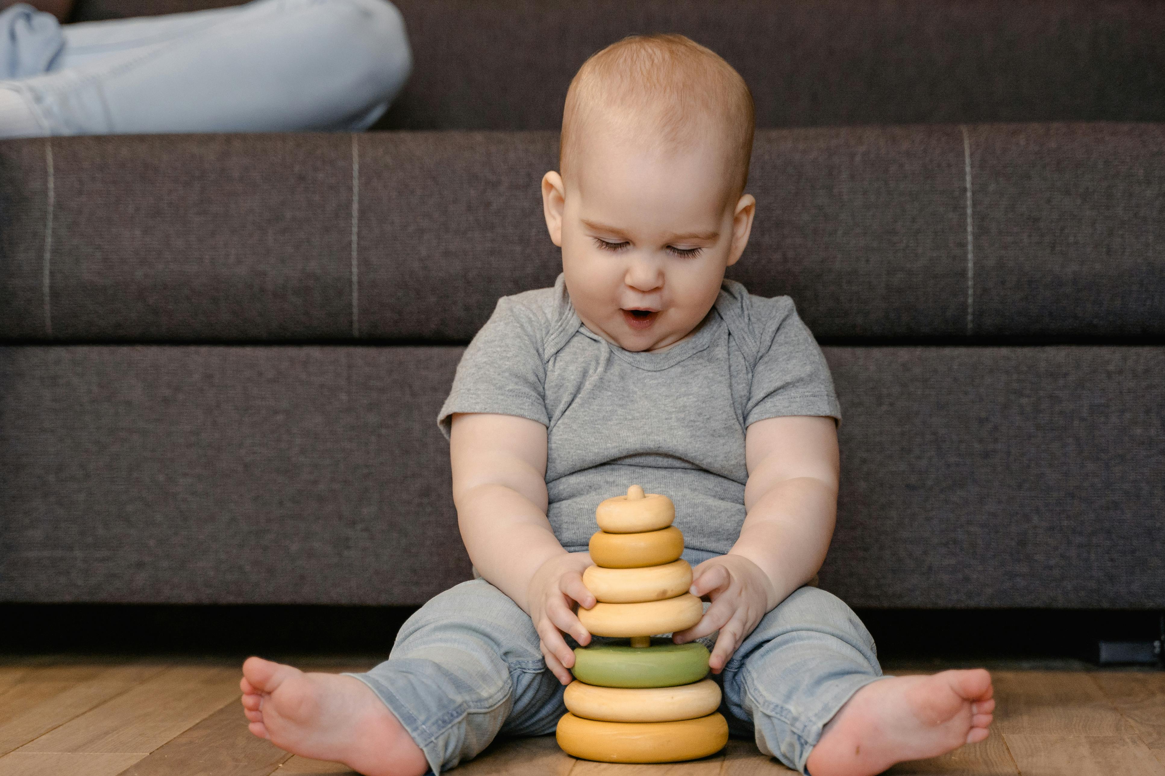 Ilustrasi bayi bermain | Sumber: Pexels | Mart Production