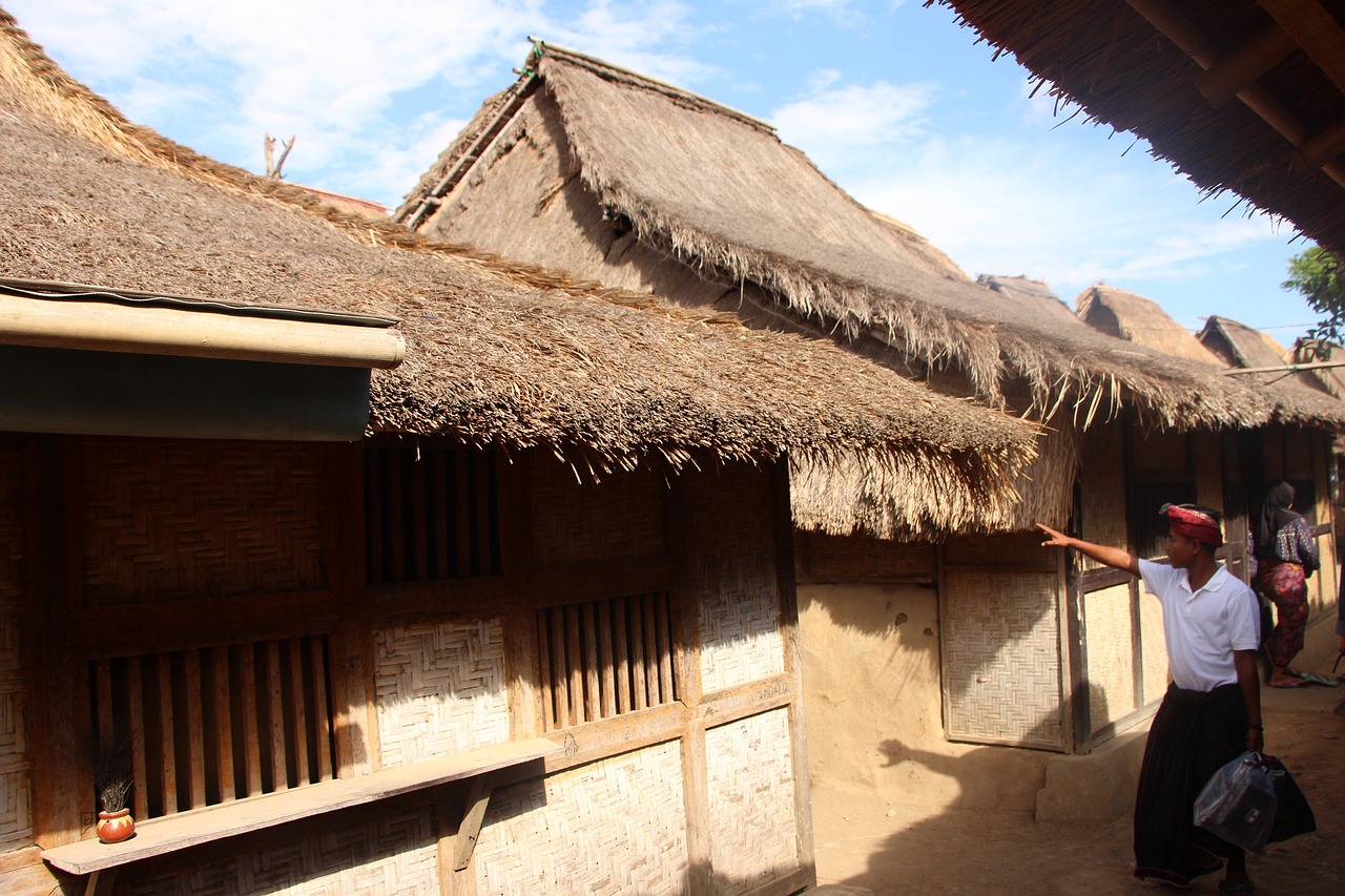 Rumah Adat Suku Sasak