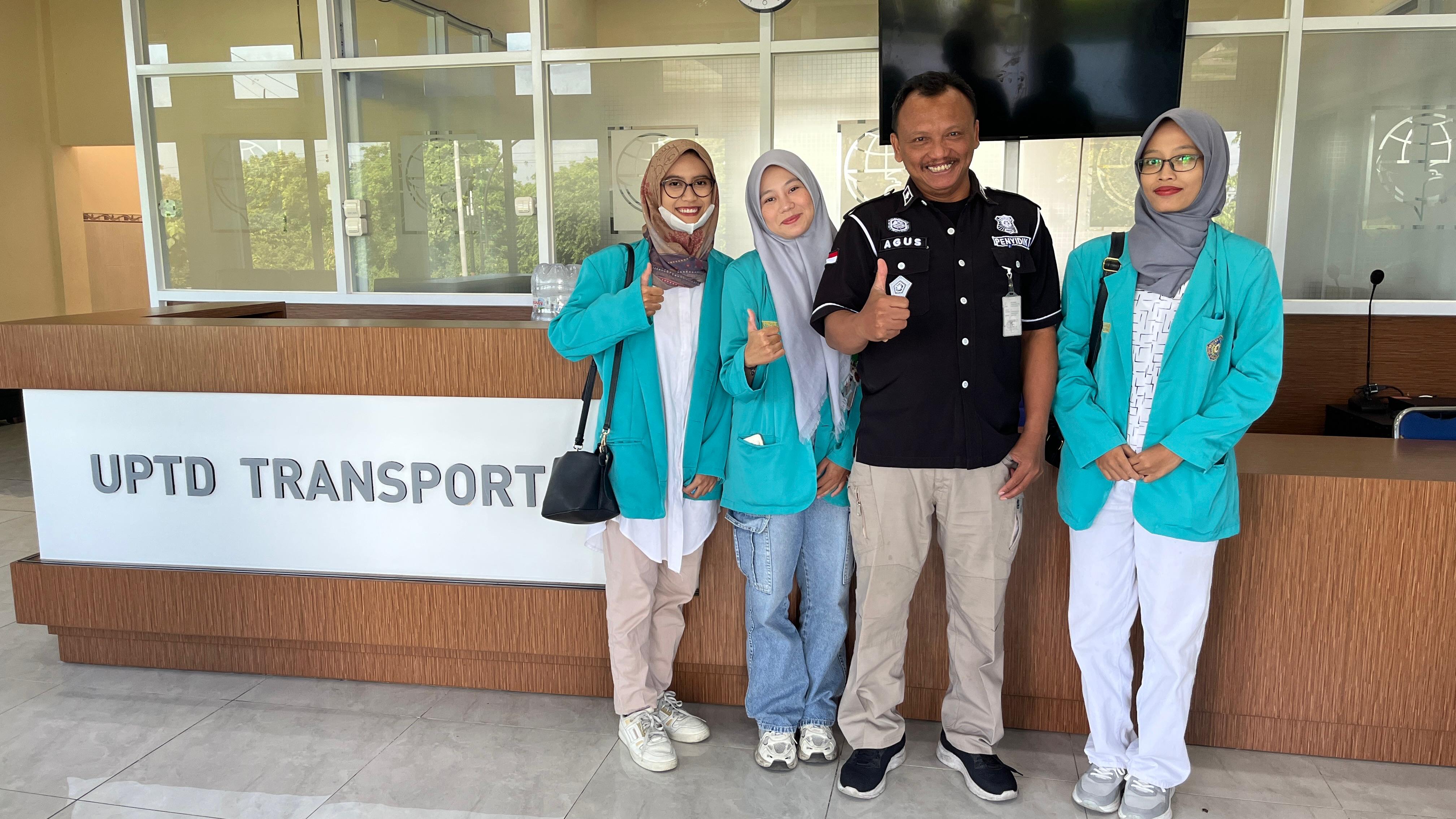 Kunjungan Mahasiswa Ilmu Komunikasi UMS ke UPTD Transportasi Kota Surakarta.