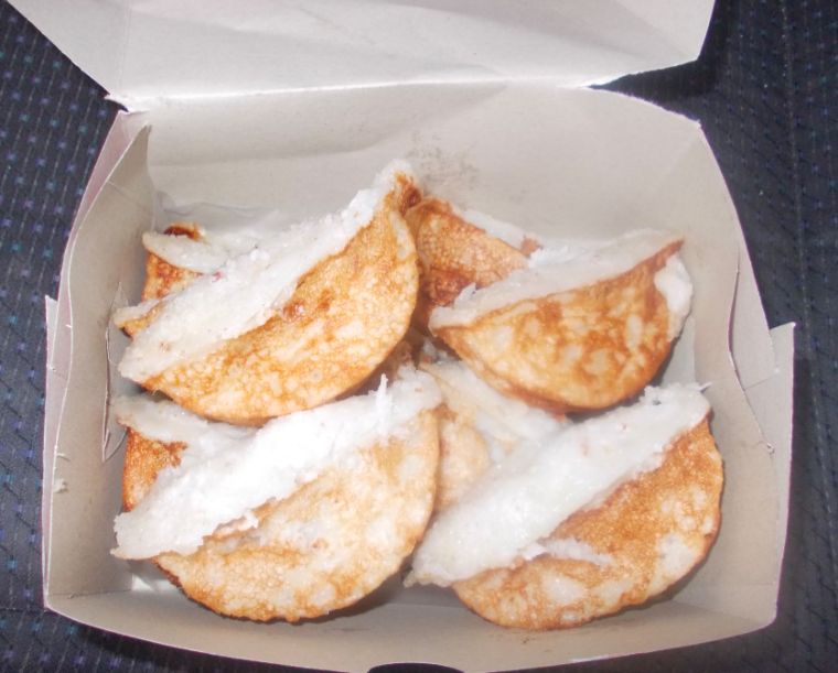 Kue Pancong | Sumber: Wikipedia (D.W. Fisher-Freberg)
