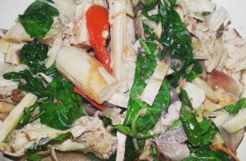 Makanan Khas Suku Dayak Kalimantan Terbuat dari Tunas Rotan, Juhu Umbut Rotan | Sumber: Website Indonesia.go.id dan Pesona Indonesia